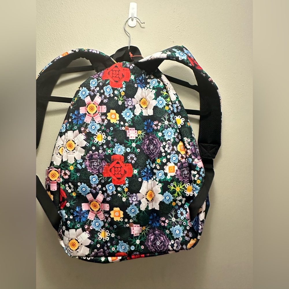 Herschel x LEGO® Classic XL Backpack, Garden Floral - Picture 10 of 12